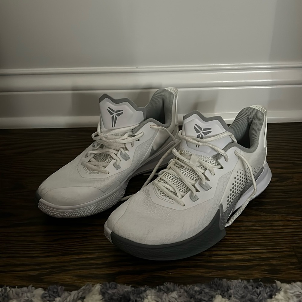 Nike Mamba White Wolf Grey